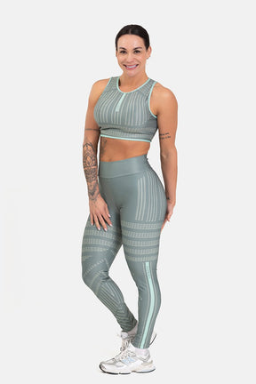 Conjunto Fitness Shorts e Top Nadador Estampa Exclusiva VERDE SAGE