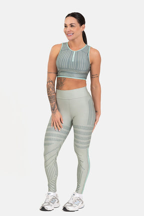 Conjunto Fitness Legging com Bolso e Top Nadador Estampa Digital CINZA SAGE
