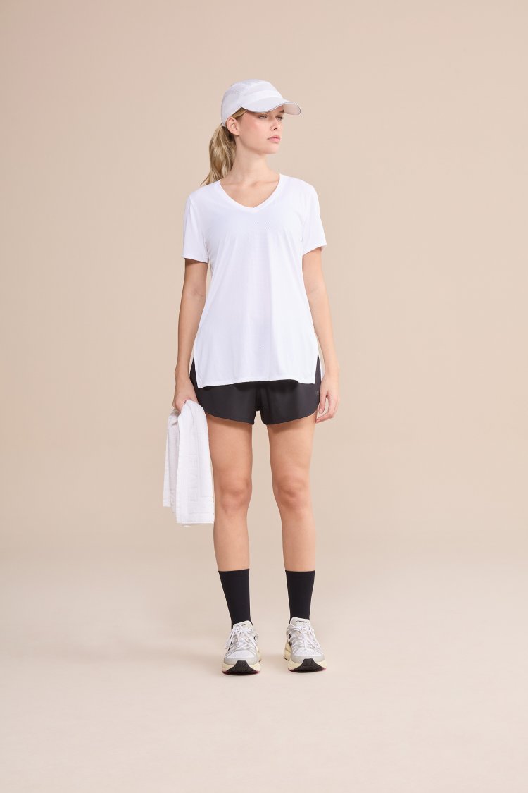 Camiseta V Action - Branco