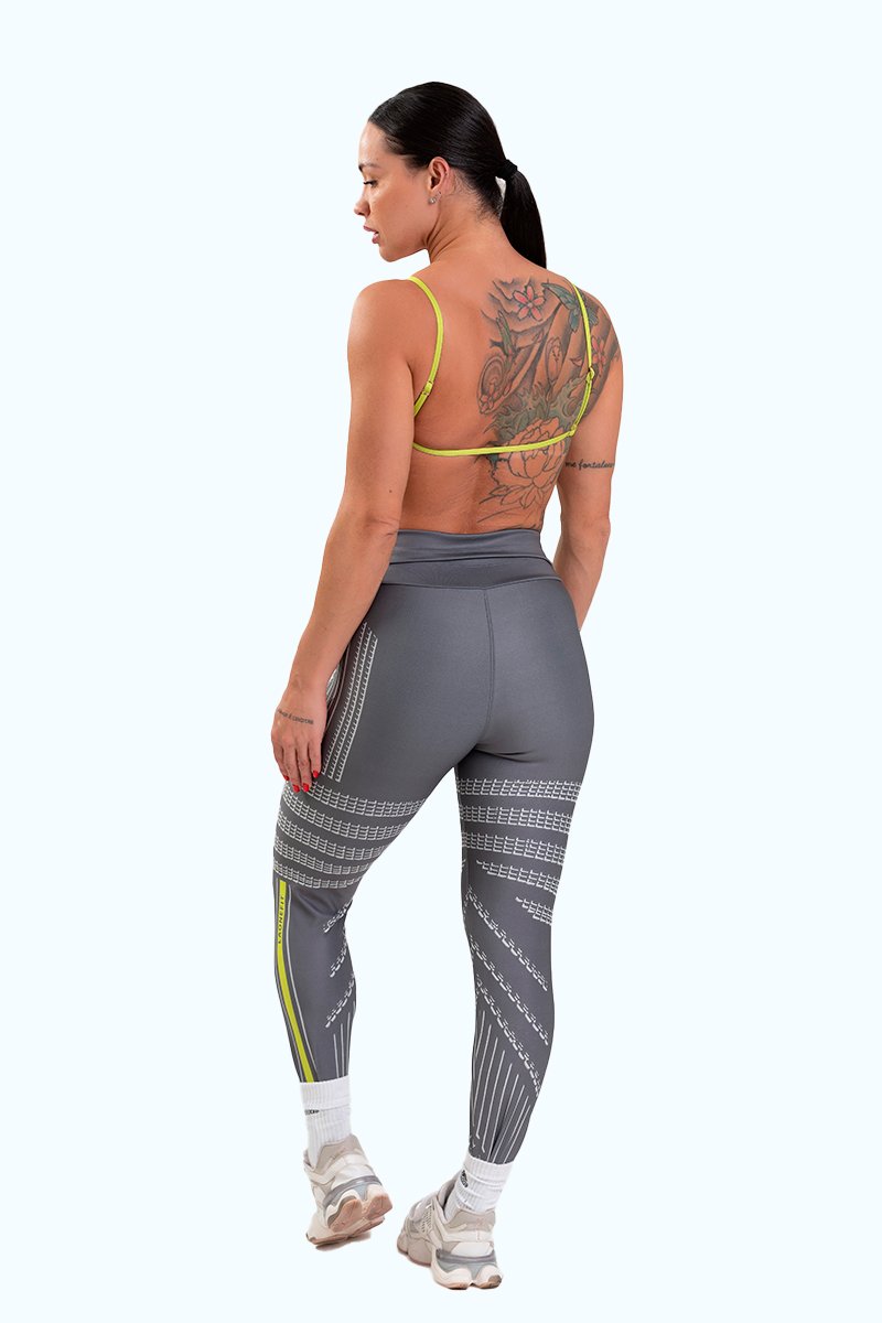 Conjunto Fitness Legging com Bolso e Top Regulável Estampa Digital CINZA IMPULSE