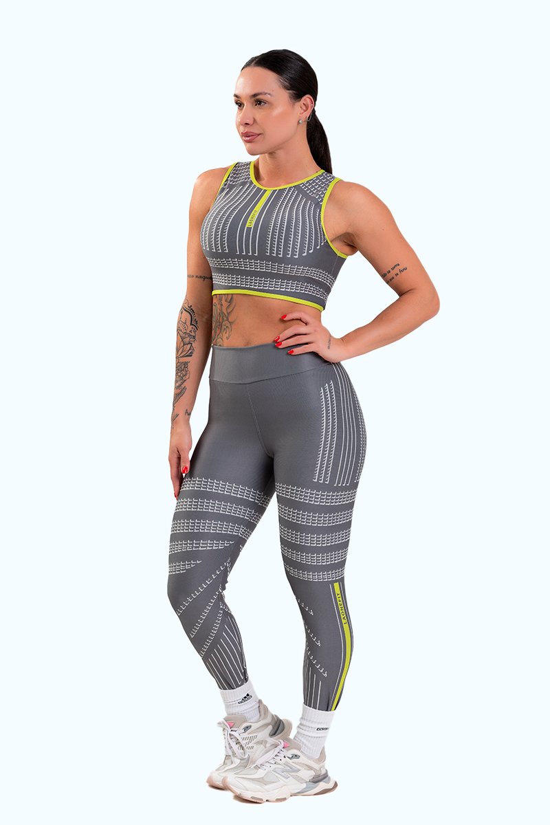 Conjunto Fitness Legging com Bolso e Top Nadador Estampa Digital CINZA IMPULSE