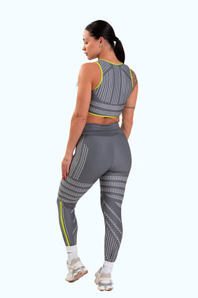 Conjunto Fitness Legging com Bolso e Top Nadador Estampa Digital CINZA IMPULSE