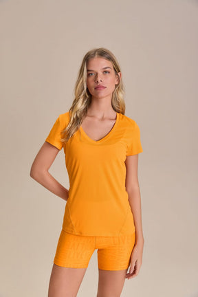 Camiseta V Line Action - Sunlit