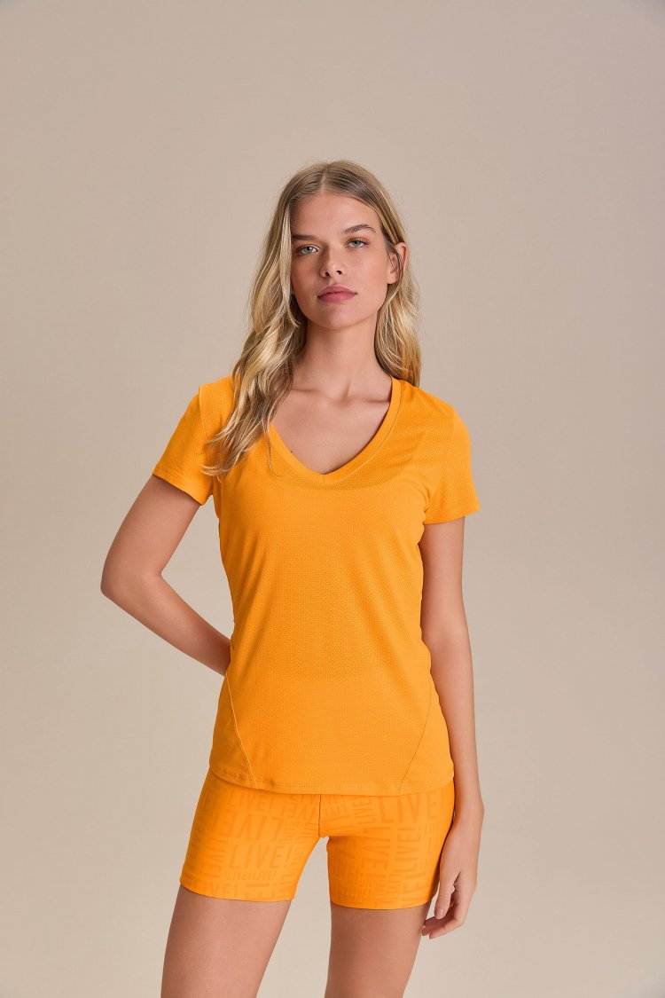 Camiseta V Line Action - Sunlit