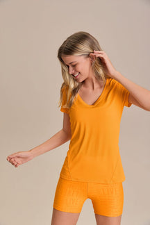 Camiseta V Line Action - Sunlit