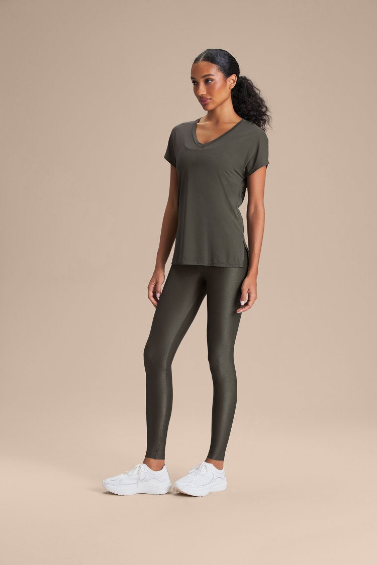 Camiseta V Comfort - Obsidian grey