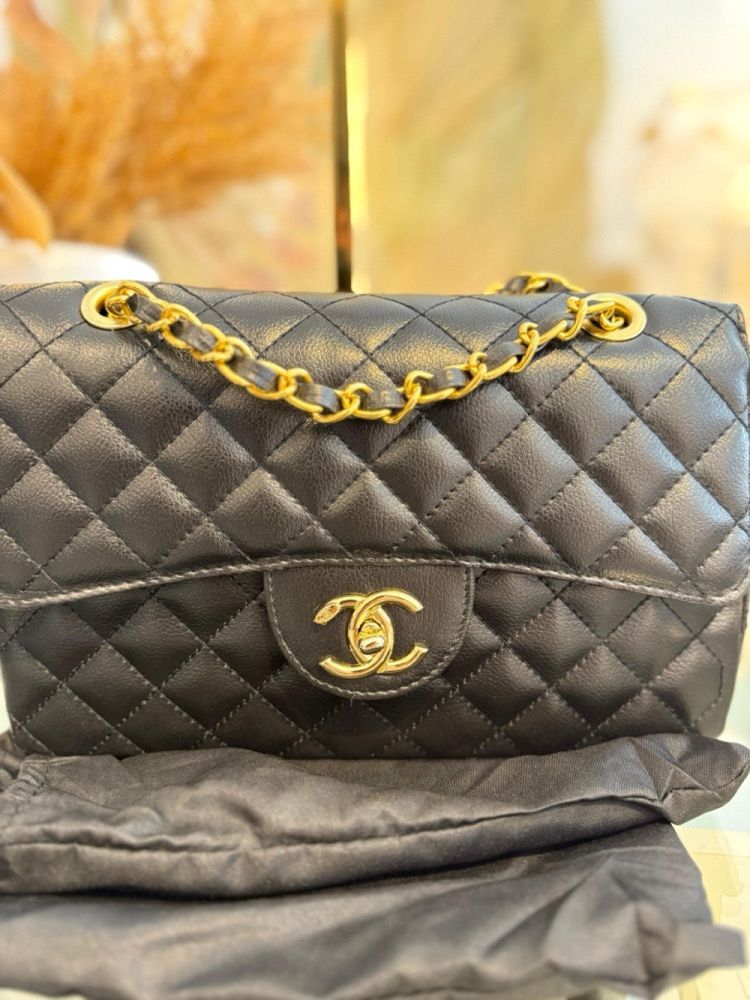 Bolsa CH Clássica - Média com Corrente Dourada